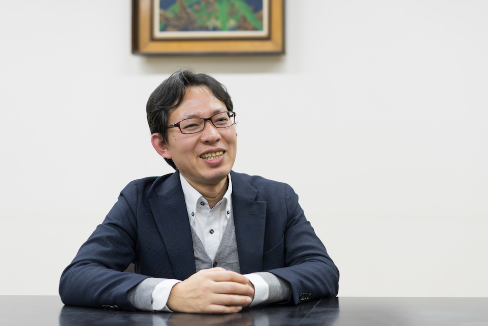 Kozakaya being interviewed.